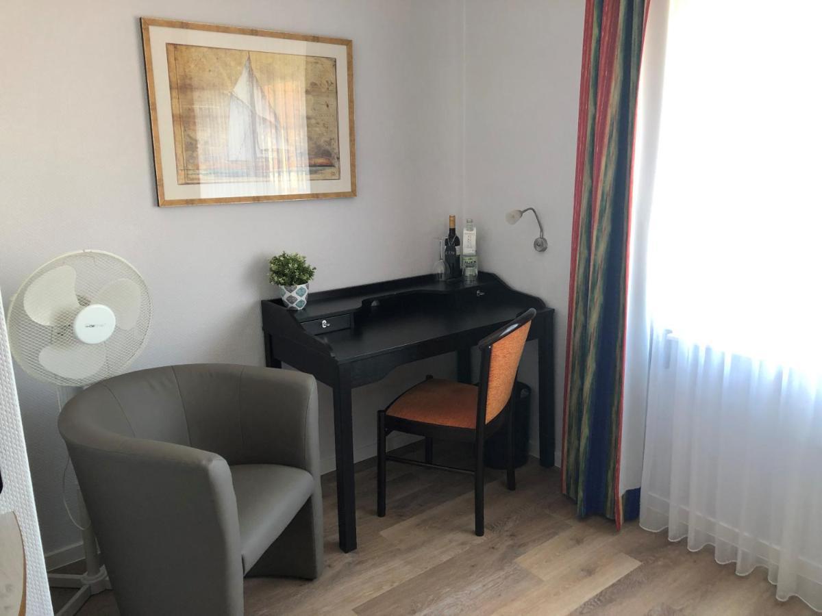 Marc5 Hotel Cadenberge Exteriör bild